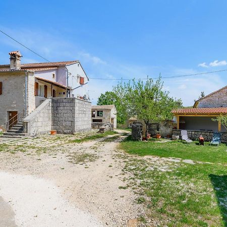 Cozy Home In Pazin With House A Panoramic View Extérieur photo